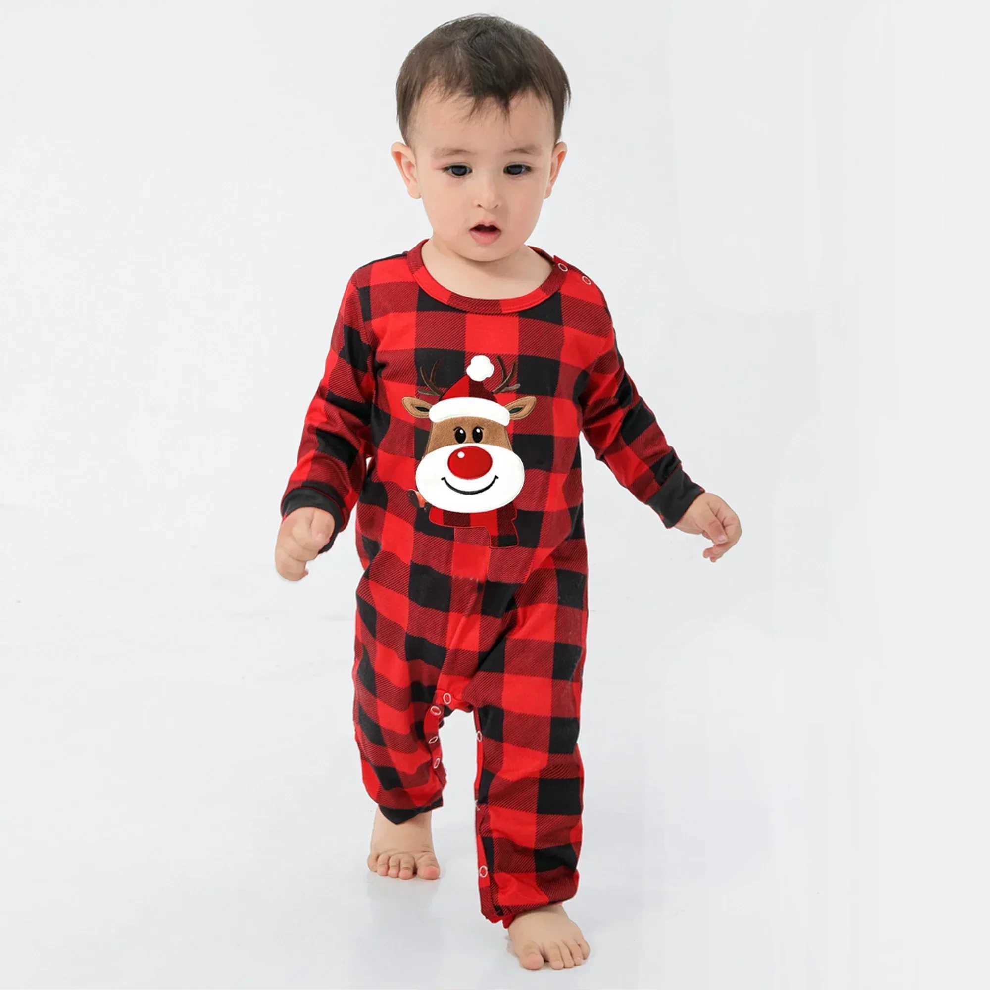 New Christmas 2024 Cartoon Deer Printed Pajama Set Family Matching Set Soft 2-piece Set Casual Clothing Baby Dog jumpsuit Christmas Appearance W241008