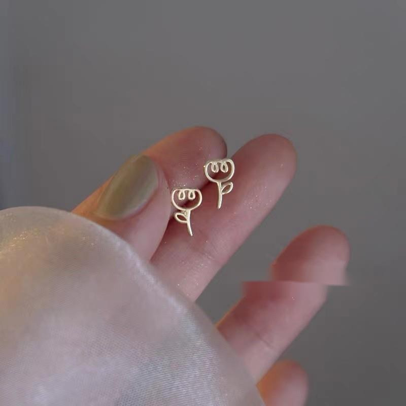 A tulip needle earrings for women 2024 new trend niche design high-end ear accessories
