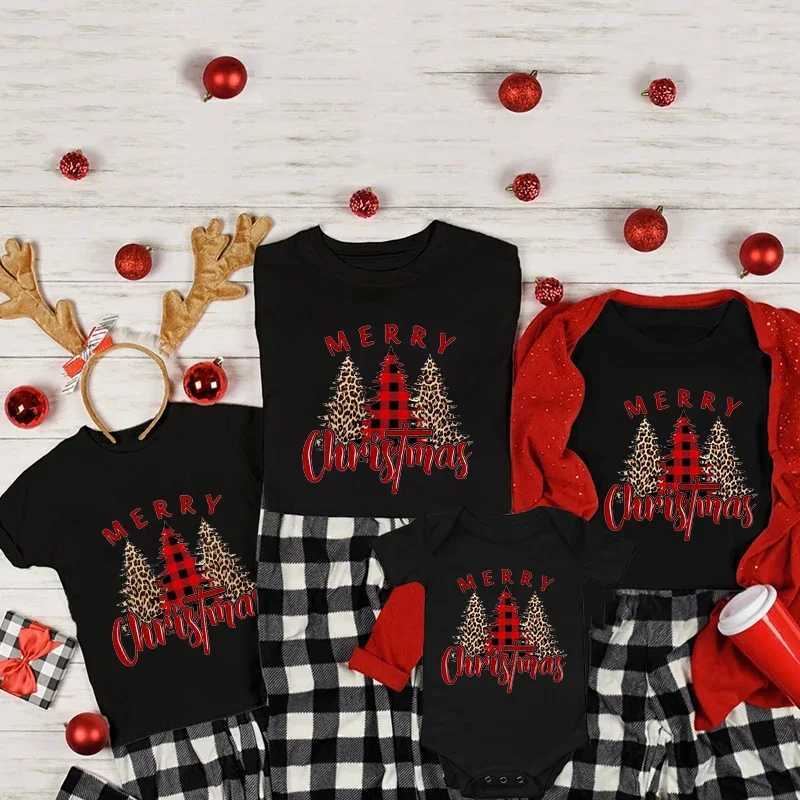 Merry Christmas Family Matching Cloth Mother Father Kid Tshirt Baby Romper Christmas Matching Tshirts Family Look Christmas Gift W241008