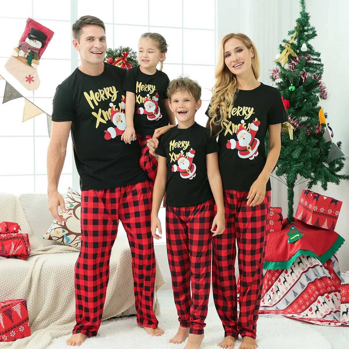 2024 New Matching Christmas Set Suitable for Family Short sleeved T-shirt Top+Trousers 2-piece Set Cartoon Cute Pajamas Christmas Appearance W241008