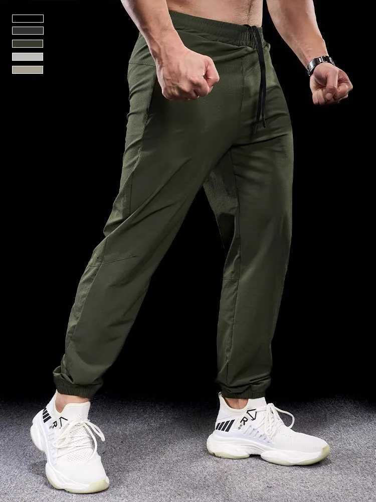 Autumn Men Running Pants Air hole Training Trousers Jogging Fitness Gym waterproof outdoors Zipper pocket Streetwears SportX241008