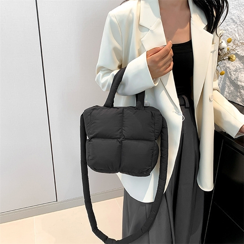 er Fluffy Shoulder Bag Womens Bedding Space Cotton Down Pad Large Capacity Handbag Winter Shopping Handbag ww 241008
