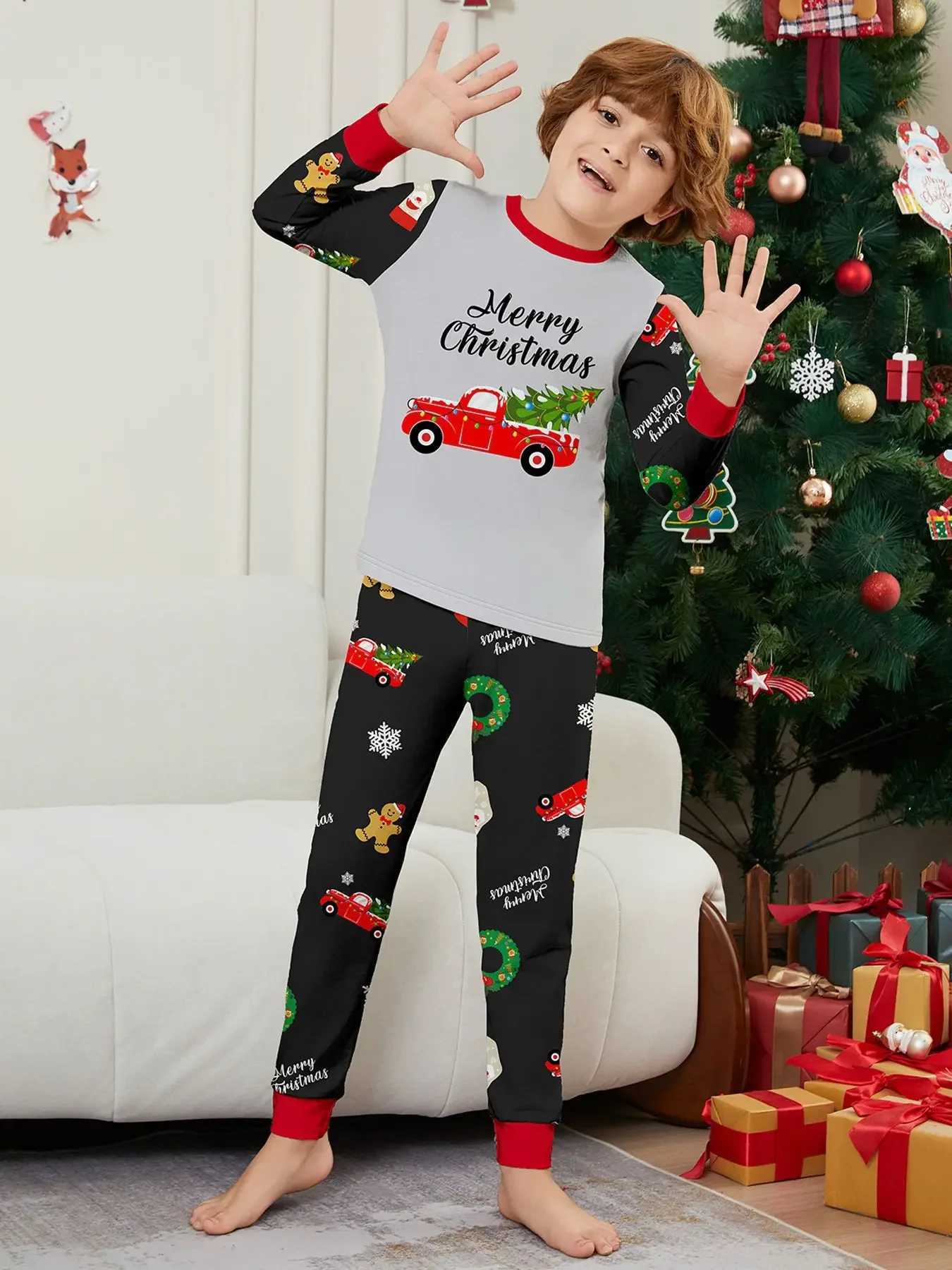 2024 Cartoon Printing Family Pajama Set Merry Christmas for Parents and Children Matching Clothing Cute Soft Pajamas Baby and Dog Pjs Christmas Appear