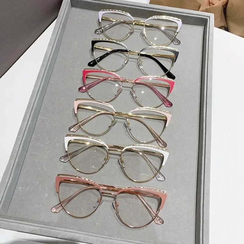 Fashion Cat Eye Anti Blue Light Photochromic Glasses Women Vintage Triangle Metal Frame Color Change Eye Protection SpectaclesX241008