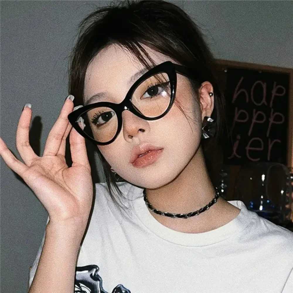 New Vintage Cat Eye Anti-Blue Light Glasses Classic Retro Triangle Frame Women Computer Gaming Eyeglasses Plain Glass SpectaclesX241008