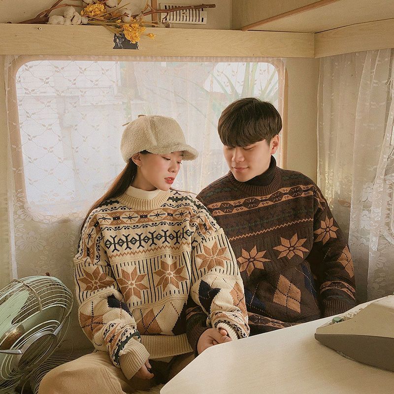 2024 New Designer Autumn/Winter Korean Couple Knitted Sweater Loose Lazy Retro Sweater Men's and Women's Jacket