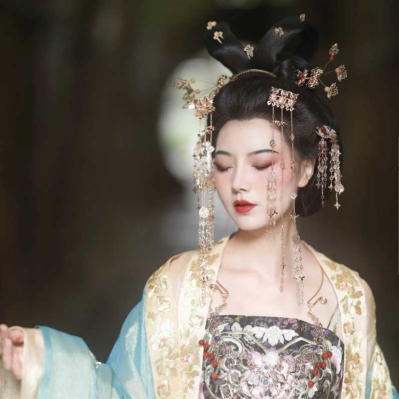 Hair accessories Metal casting Copper tassel Hair clip Irregular shape Exquisite Chinese retro Hanfu decoration set Butterfly W241007
