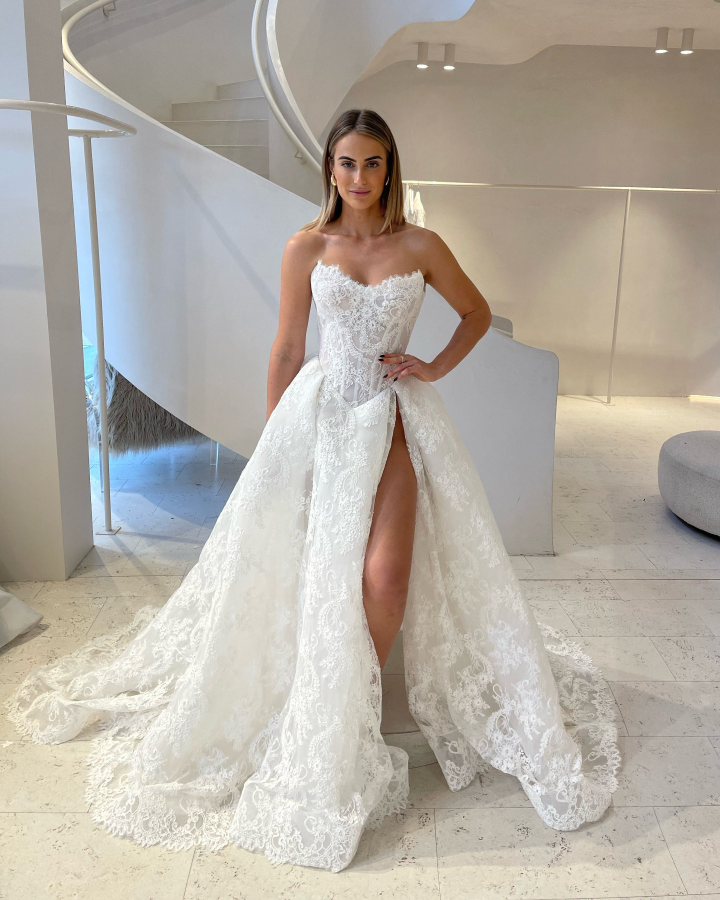 Gorgeous lace A e dresses real picture bone bodice strapless wedding dress plus size custom made front split fulllace bridal gowns