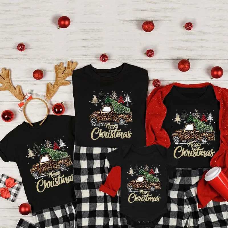 Merry Christmas Family Matching Cloth Mother Father Kid Tshirt Baby Romper Christmas Matching Tshirts Family Look Christmas Gift W241008