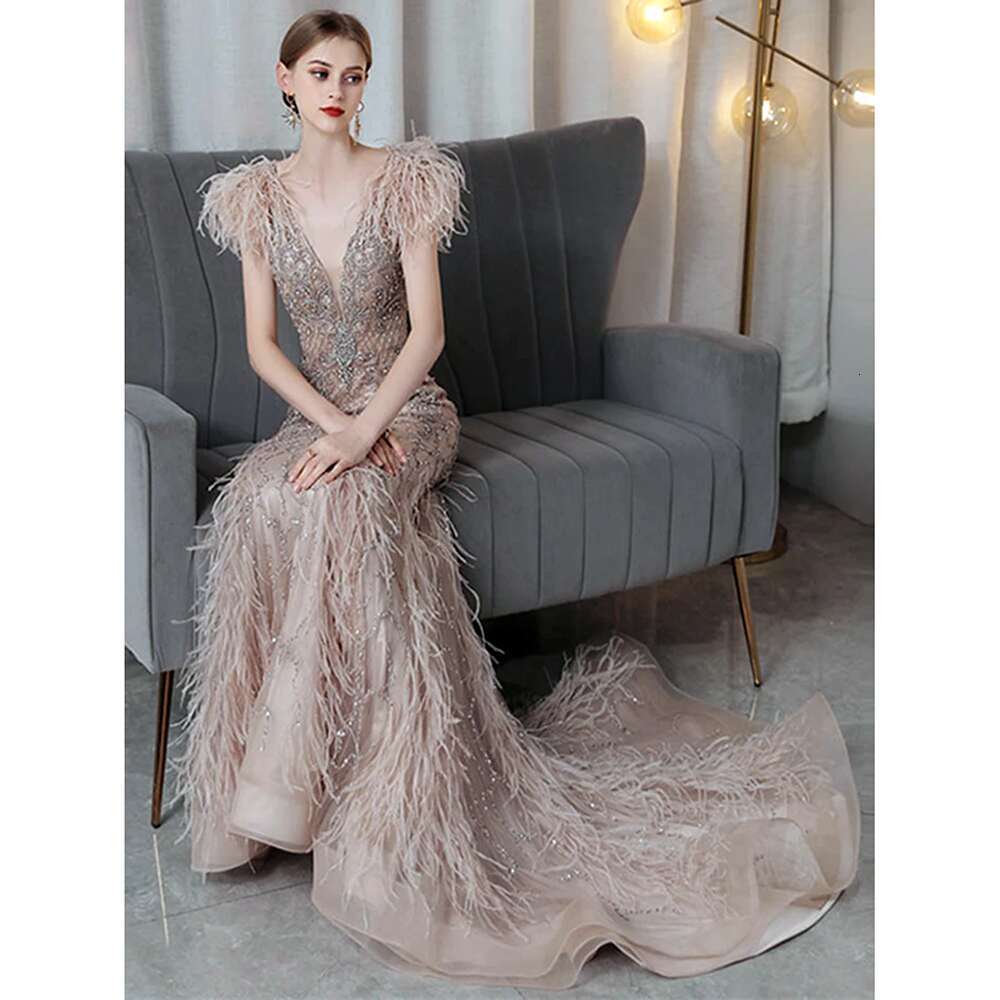 Exquisite Feathers Mermaid Prom Chic Lace Appliques Beads Evening Gowns Custom Made V-Neck Sweep Train Party Dresses