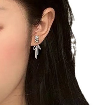 New 2024 earrings with pure sier needle bow niche women's high-end earrings, light