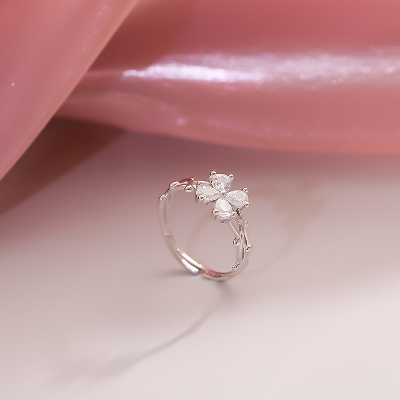 Four Leaf Flower Self Discipline for Women, Light Luxury, Small Elegant, Fashionable, Personalized, and Adjustable Opening Ring