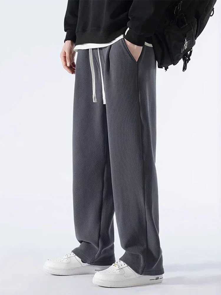 Winter Thick Fleece Warm Sweatpants Men Streetwear Wide-Leg Straight Loose Track Pants Male Casual Thermal Velvet TrousersX241008