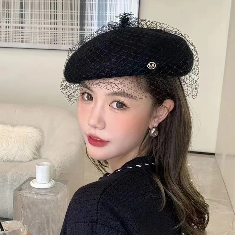 Charming mesh veil wool beret autumn warm beanie hat retro felt casual painter hat womens French beret 241007