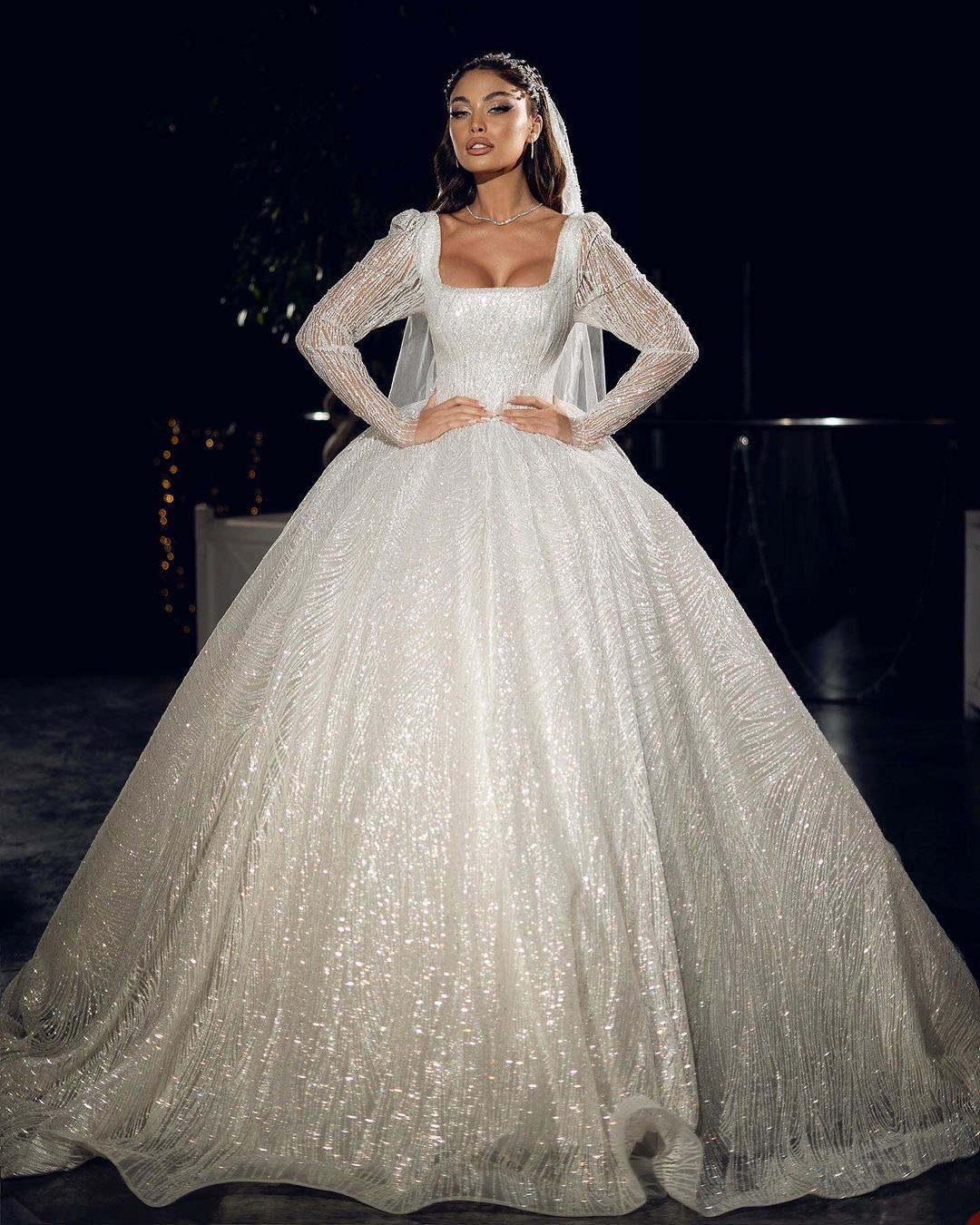 Sparkly Ball Gowns Sequins Square Neck Long Sleeve Wedding Dress Puffy Ruched Sweep Train Tulle Bridal Dresses Custom Made