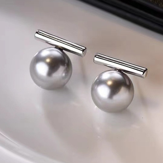 Pure sier needle shaped gray pearl for women 2024 new high-end earrings, light niche earrings