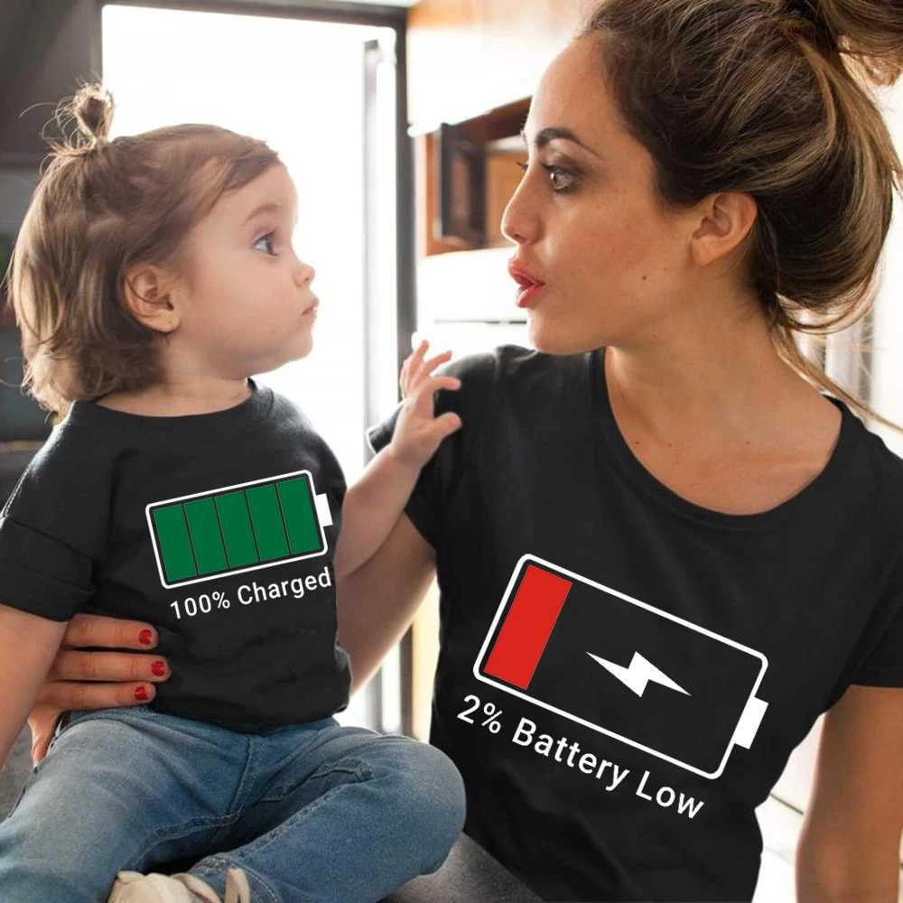 Funny Mommy and Me Matching Family Shirts Low Battery and Charged Battery Mother Daughter Daddy Son Toddler Shirts Baby BodysuitXJ241008