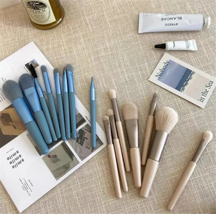 8Pcs makeup brush set makeup concealer brush powder blusher loose powder brush eye shadow highlights basic brush beauty tools 241008