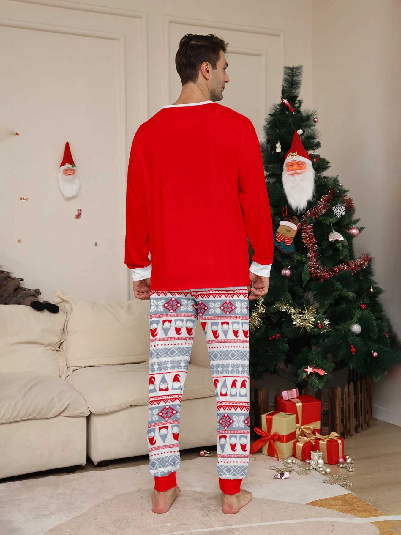 2015 Christmas Family Matching Pajamas Santa Claus Happy Christmas Printing Adult Children Family Matching Set Christmas Family Pjs W241008