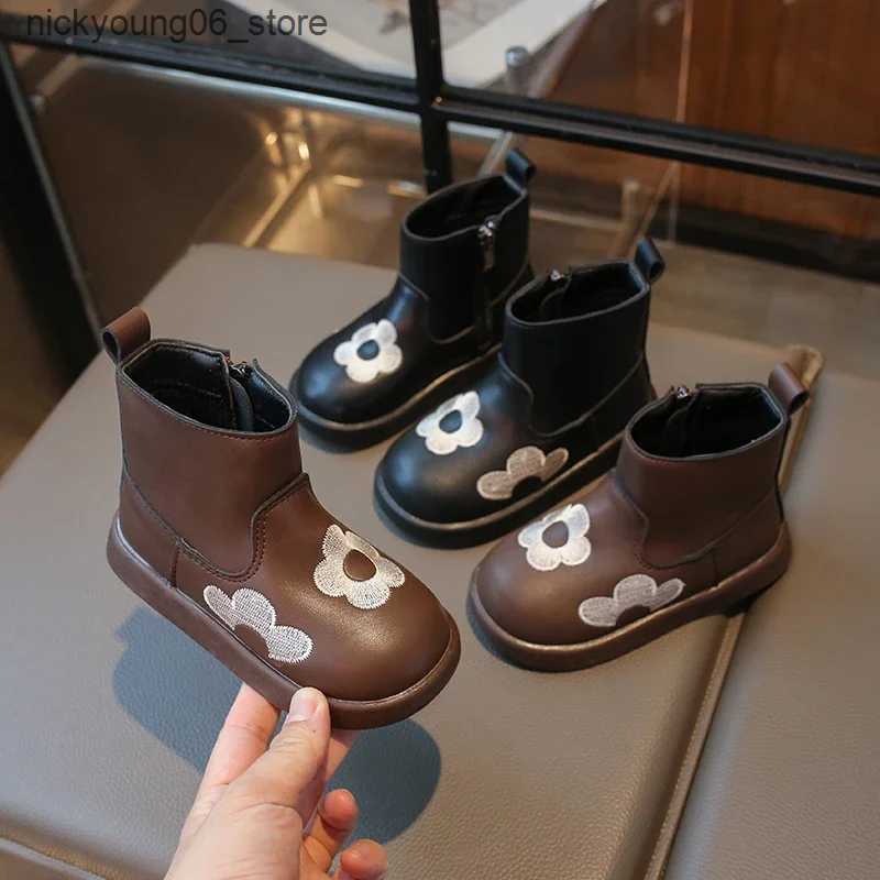Boots Girls Embroidered Boots Warm Winter Boots for Children Thick Bottom Sweet Kids Causal Princess Cotton Boots Non-slip Versatile L240910