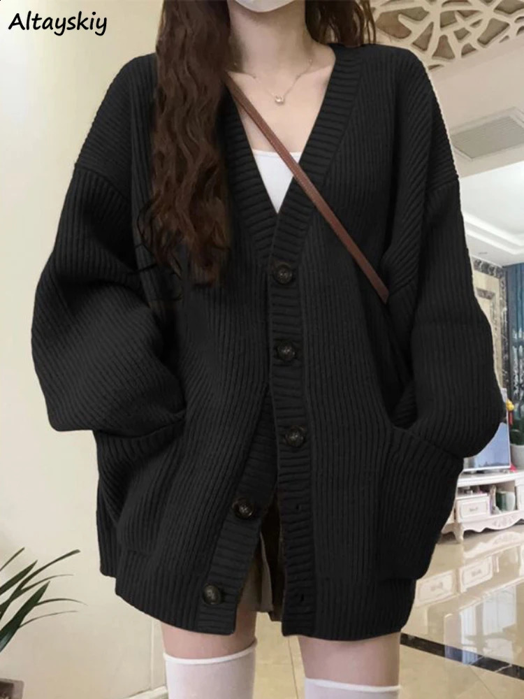 Loose open collar womens long sleeved Vneck knitted black slow speed full matching autumn and winter outerwear Korean fashion luggage top 241007