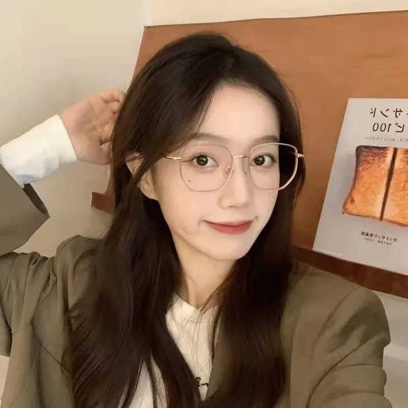 New Fashion Anti-Blue Light Glasses Glitter Metal Gold Color Frame Flat Lens Plain Eyeglasses Women Large Square Frame EyewearX241008