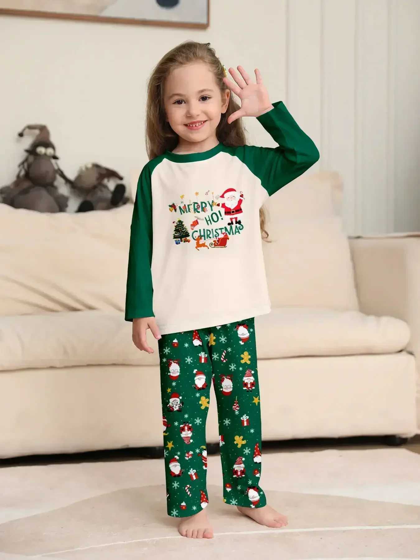 Family Matching Set Cute Allover Printed Parents and Children Christmas Pajama Set Long Sleeve Family Clothing Holiday Pajamas W241008