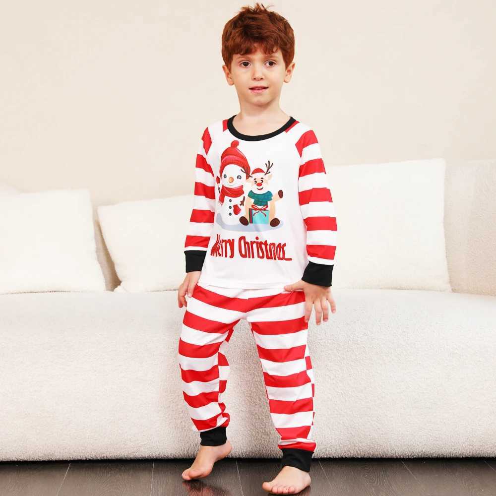 New 2024 Merry Christmas Printed Womens Mens and Girls Pajama Set Matching Family Clothing Soft and Cute 2-Piece Set Pajamas W241008