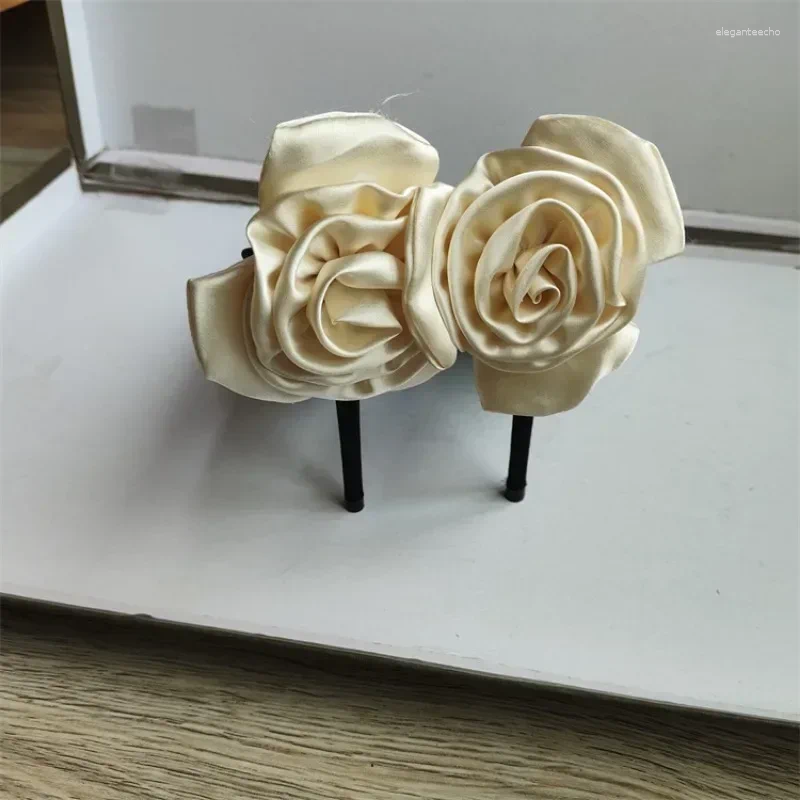 2025 S Fashion Designer Sandals Brand Pointed Women S Single Shoes Slim Heels Big Wer Leather Outwear Slippers Banquet Pearl