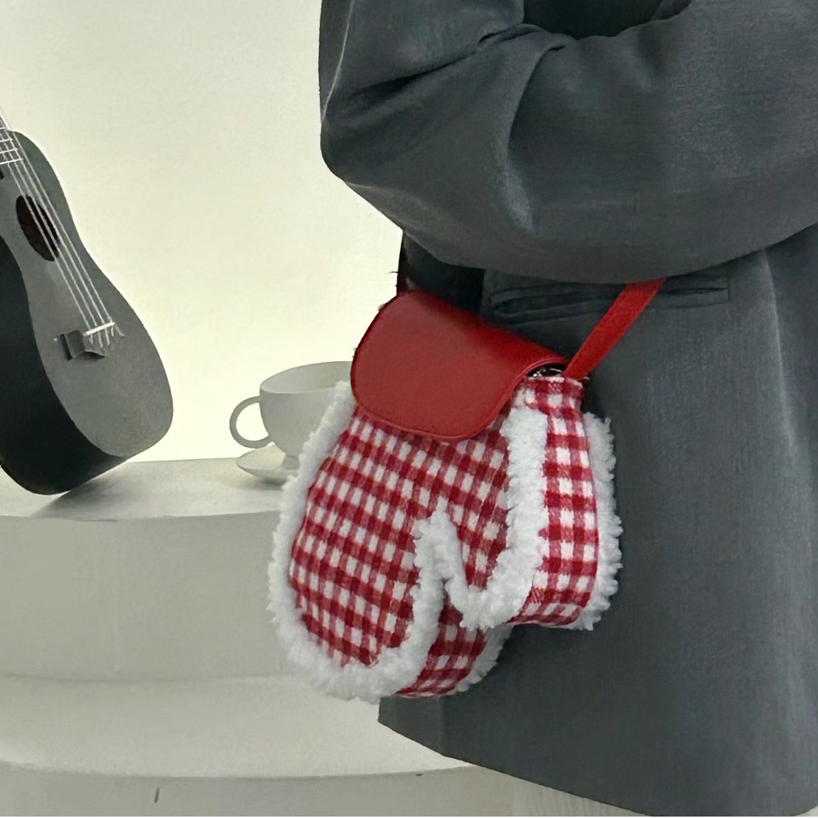 Autumn and winter bags Women new Christmas plaid glove bag niche mobile phone bag commuting single shoulder crossbody bag