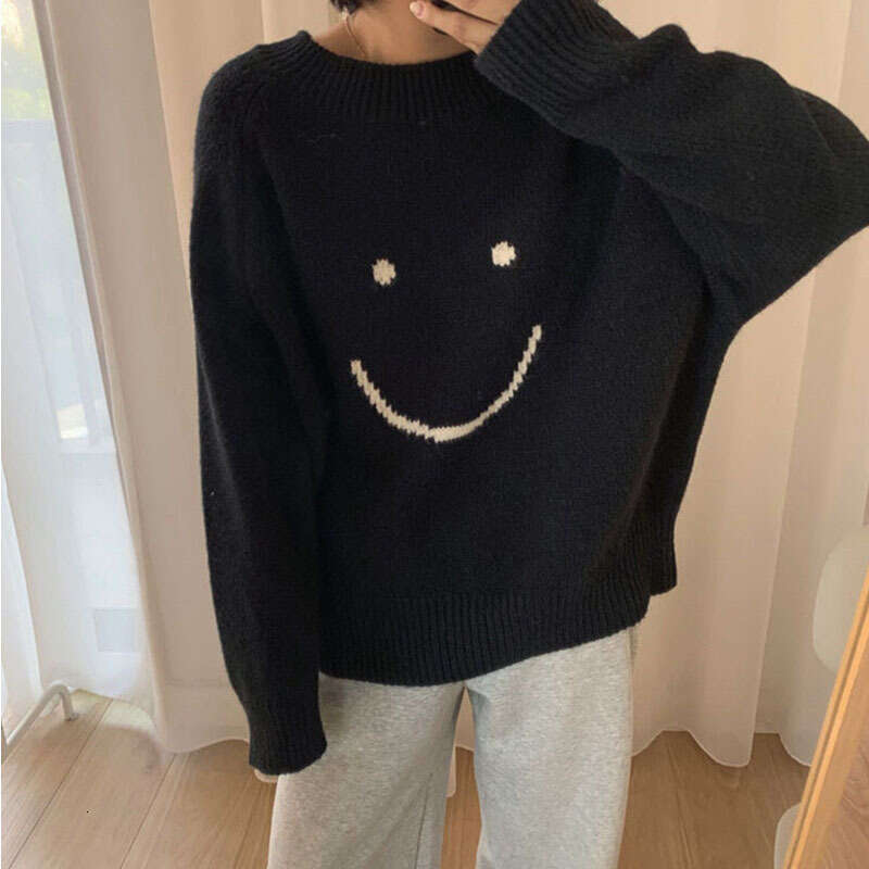 New autumn and winter women's clothing with contrasting colors, smiling face, jacquard, loose outer wear, round neck pullover sweater, knitted to
