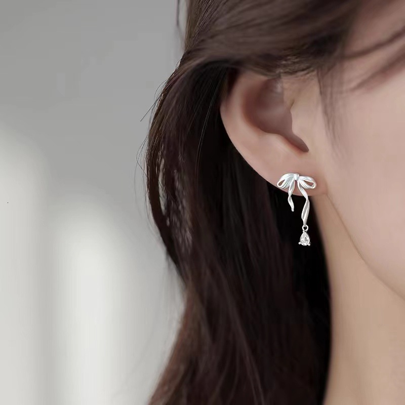 needle bow light new 2024 niche high-end earrings for women