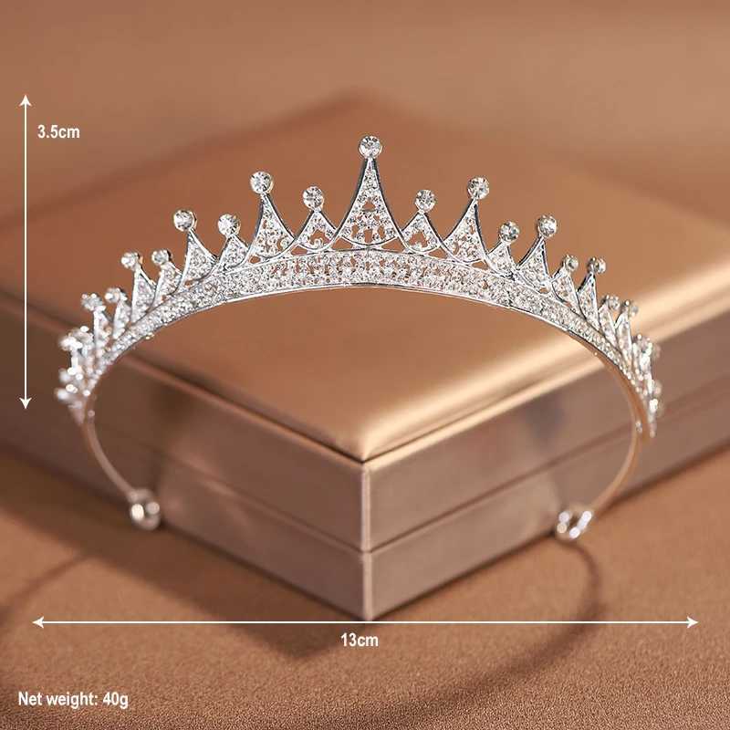 Itacazzo Bridal Headwear Silver Womens Classic Wedding Crown Birthday Tiaras W241007