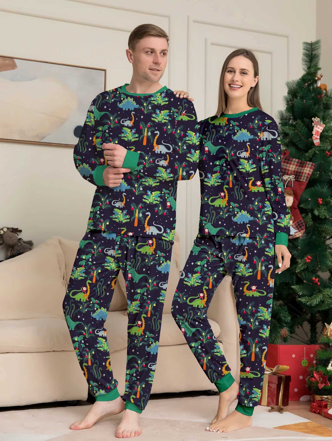 2024 Christmas Pajama Set Santa Claus and Elf Printing Parent Child Matching Set Family Appearance 2-piece Set Baby and Dog jumpsuit New Years clothin