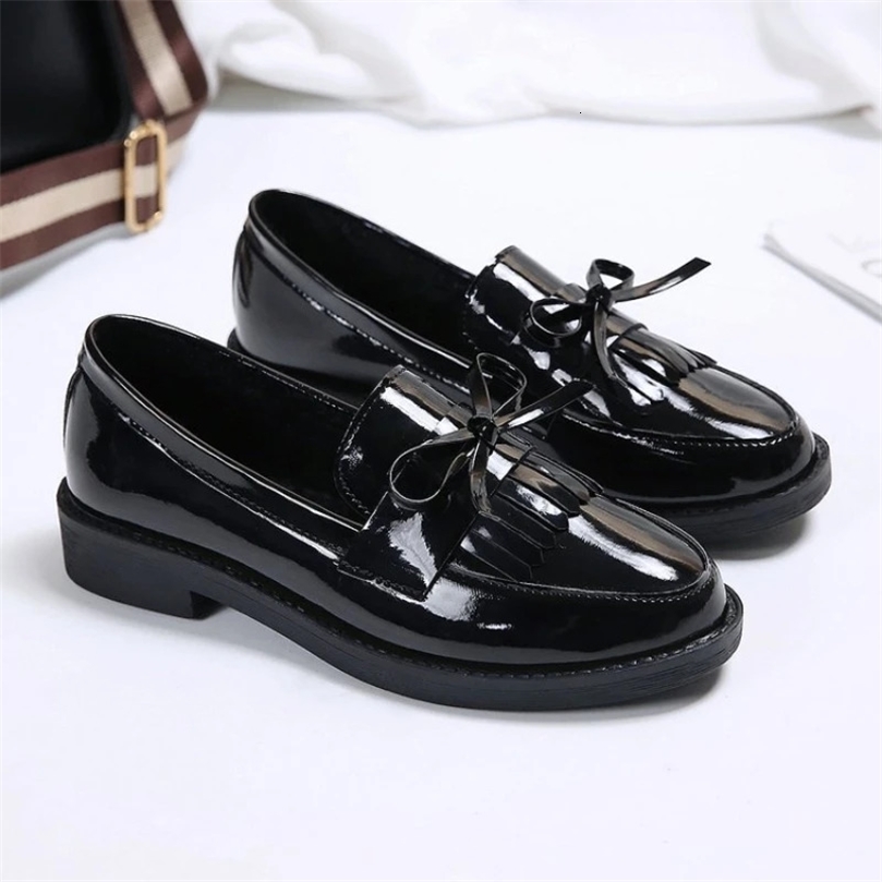 Womens Shoes Patent Leather Womens Shoes British Tassel Casual Womens Shoes Butterfly Knot Small Leather Shoes Comfortable Zapatos 241008