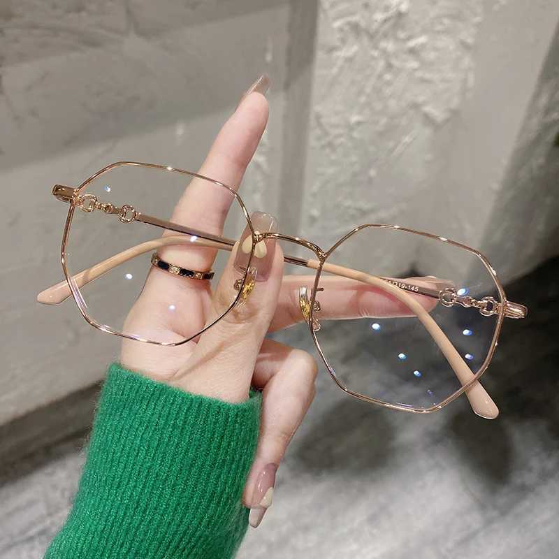 Classic Blue Light Blocking Women Glasses Frame Fashion Metal Spring Hinge Eyewear Optical Prescription Eyeglasses FramesX241008