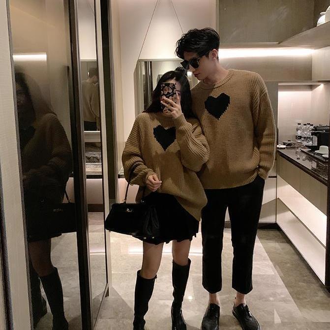 Homemade couple outfit for autumn/winter 2024, new pullover round neck heart-shaped sweater, loose fit, outer knitted sweater trend