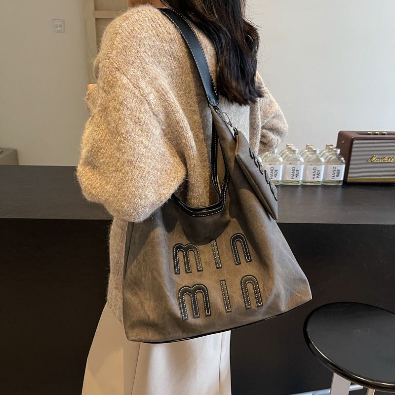Casual denim for women 2024 new trendy commuting shoulder large capacity tote bag, shopping bag