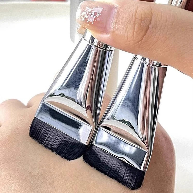 Professional basic brush broom head liquid basic shadow cosmetic tools basic concealer cosmetic brush 241008