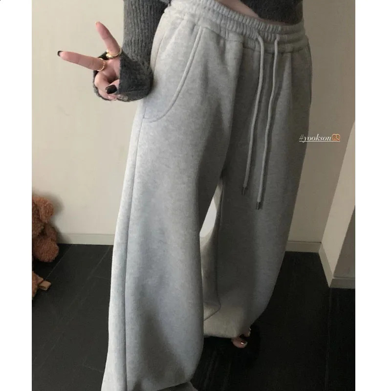 Deeptown Vintage Baggy Sweatpants Women Harajuku Oversize Grey Jogger Wide Pants with Fleece Casual Retro Korean Cotton Trousers 241008