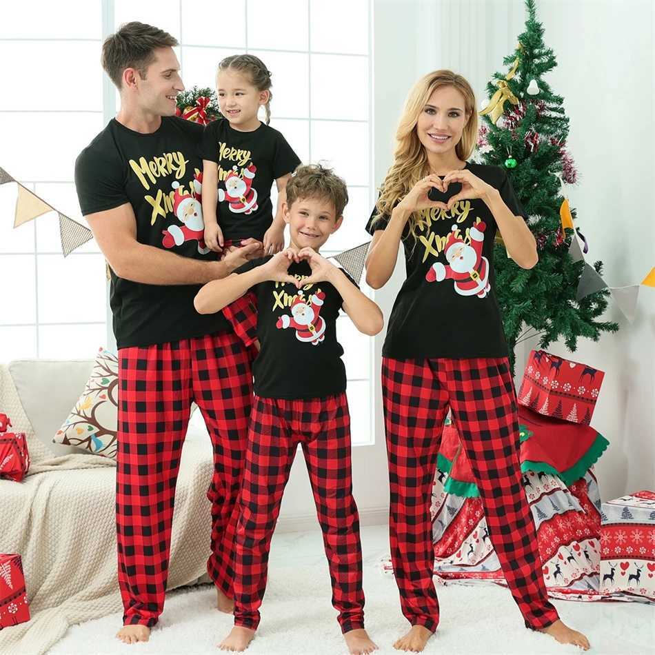 Short sleeved Christmas Pajamas Family Matching Set Flat Father Mother and Child Christmas Pajamas Mom and Me Pj Clothes W241008