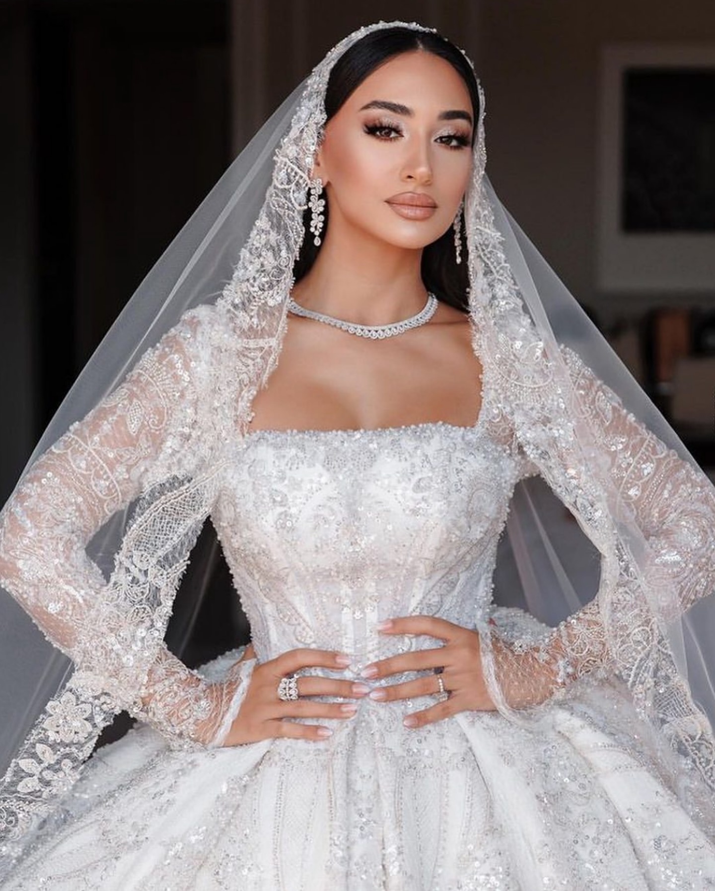 Crystal beaded ball gown Wedding Dress square neck long sleeves wedding dresses ruched sweep train Dubai r Bridal gowns plus size