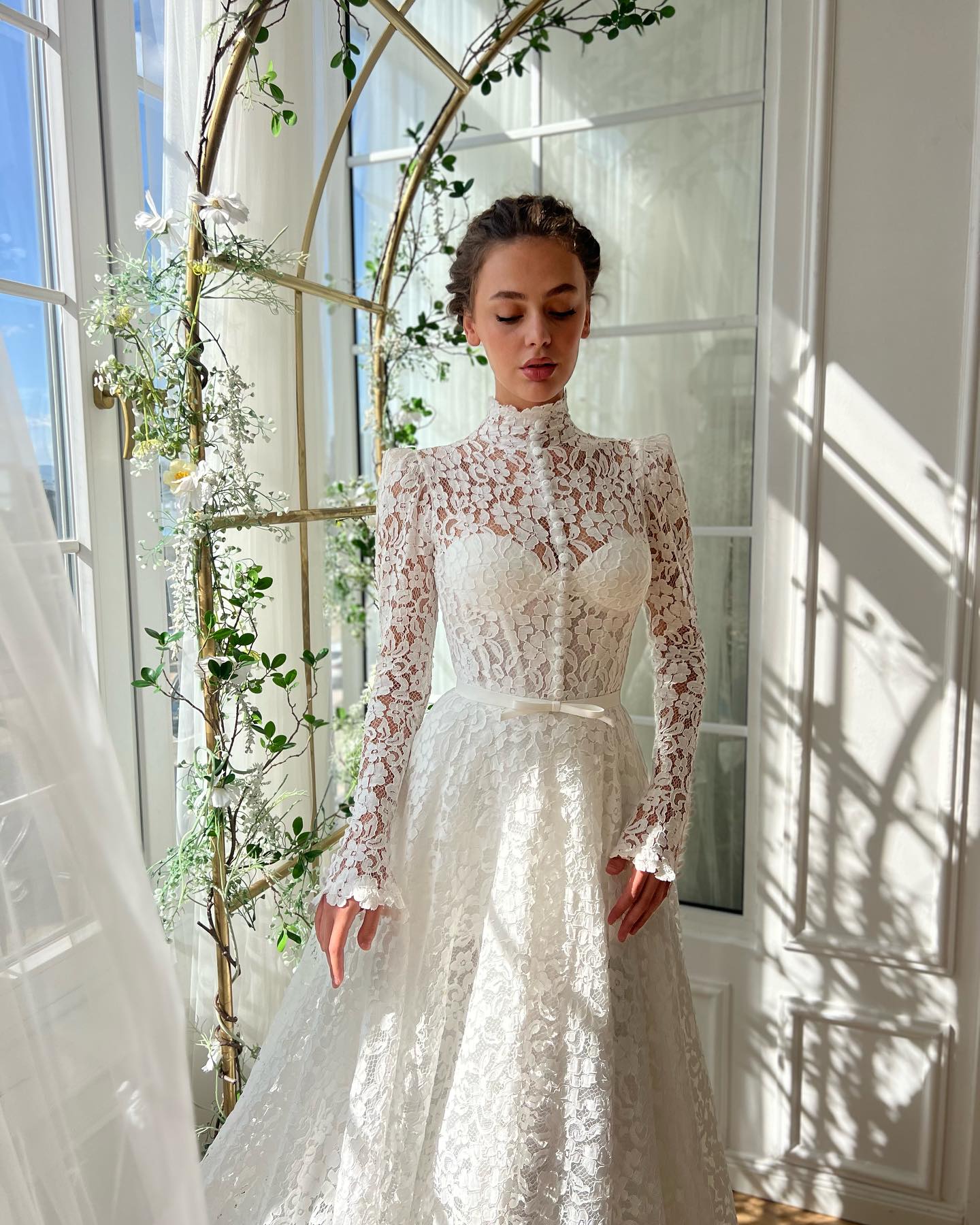 Muslim lace A e dresses high neck illusion long sleeves wedding dress plus size front button fulllace bridal gowns