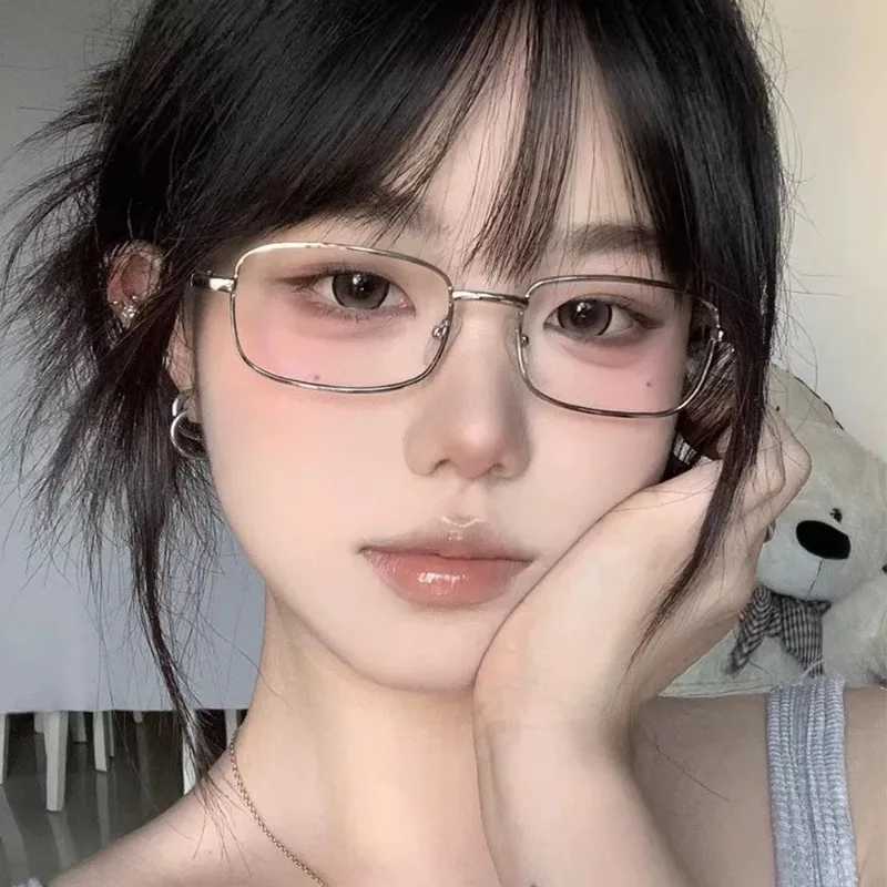 Metal Square Framed Glasses Women Girl Exquisite Retro Narrow Framed Eye Glasses Daily Simple Versatile Anti-Blue Glasses GiftX241008