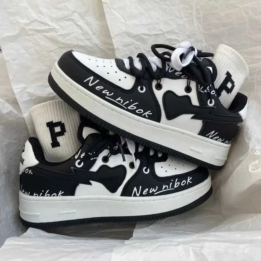 Women Fashion Sport Shoes2022 New Ladies Elegant Lace Up Breathable Platform Shoes Casual Vulcanized Designer Sneakers For Womenl488