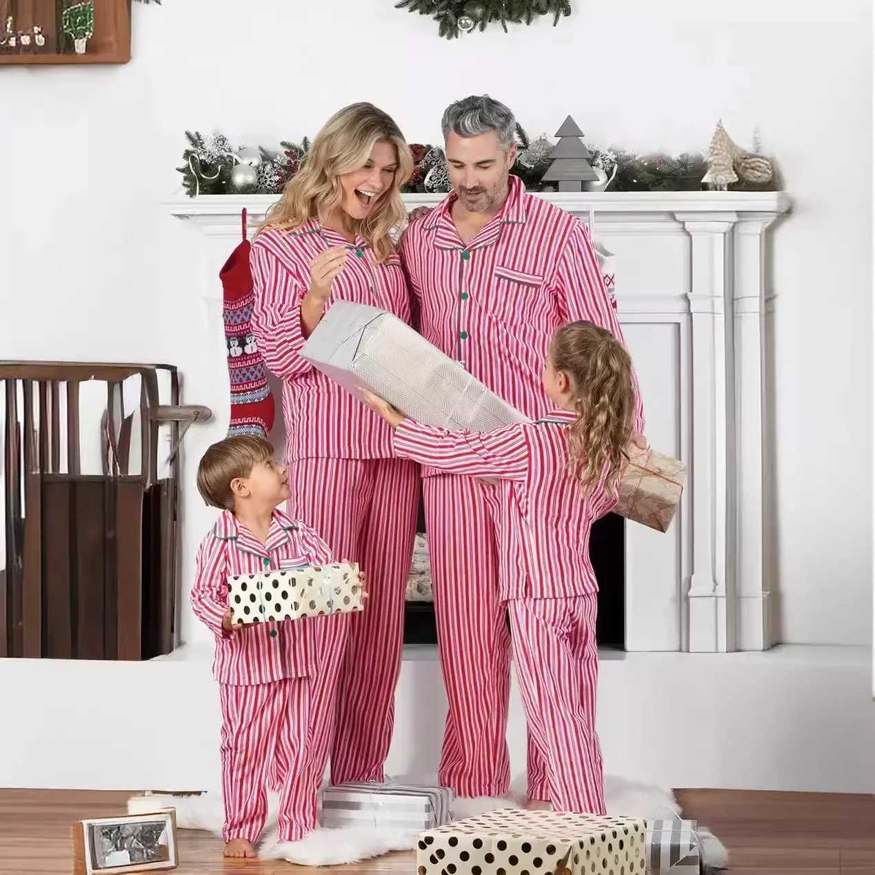 Christmas Pajama Set Cartoon Stripe Printed Mom Dad Child Match Clothes Button Shirt 2-piece Set Baby and Dog jumpsuit Family Appearance W241008
