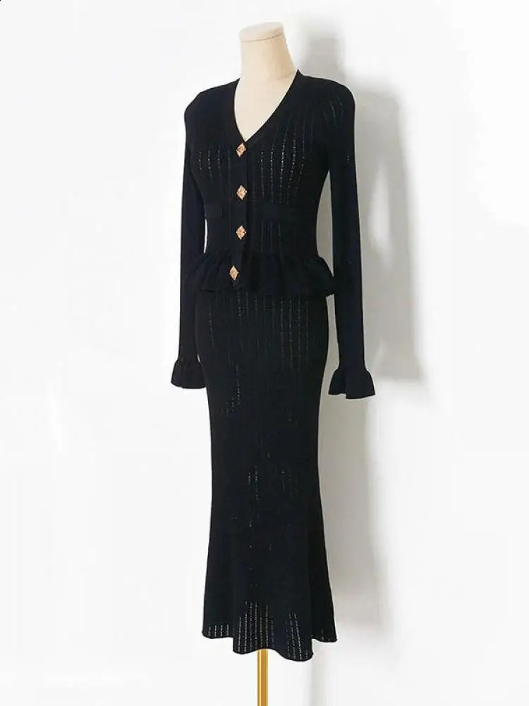 French Autumn Womens Black White Blue Single Chest Knitted Dress Elegant Slimming Office V-neck Ruffle Long Sleeve Dress 241007