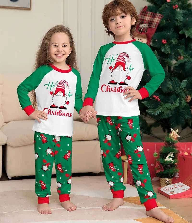 2015 Christmas Match Family Pajamas Santa Claus Printing Pjs Adult and Childrens Clothing Set Baby Hoodie+Dog Clothing W241008