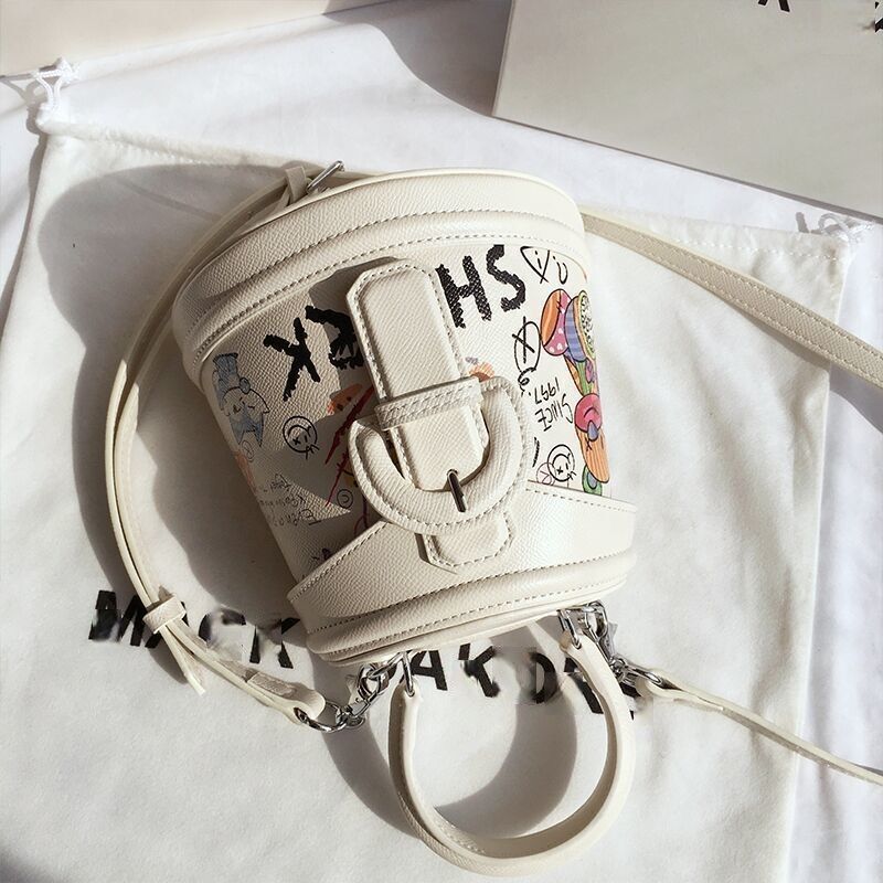 Little Bear Graffiti Bucket Women's Summer 2024 New Fashion Versatile Crossbody Single Shoulder Bag, Handbag