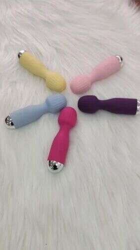 Women's G-spot vibrator bullet Dildo Multispeed women's massager adult gift sex toy